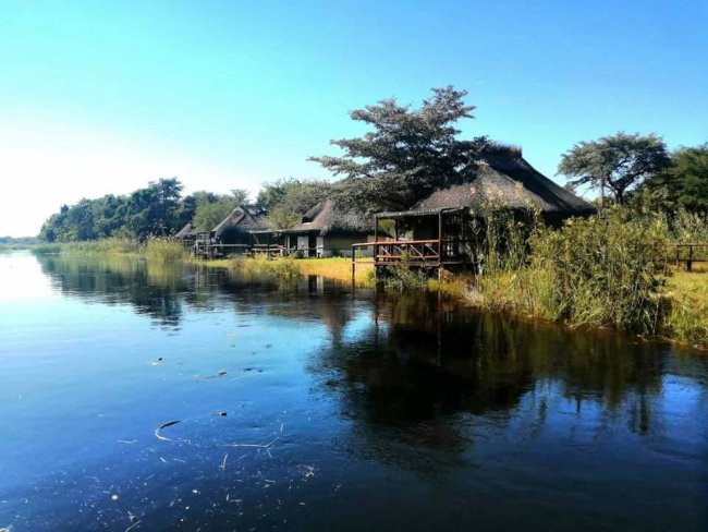 chalet au bord de la rivière